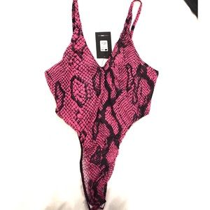 Fuchsia bodysuit Sz L